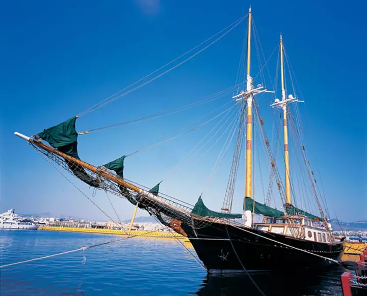 Nave arktos grecia idea panoramica