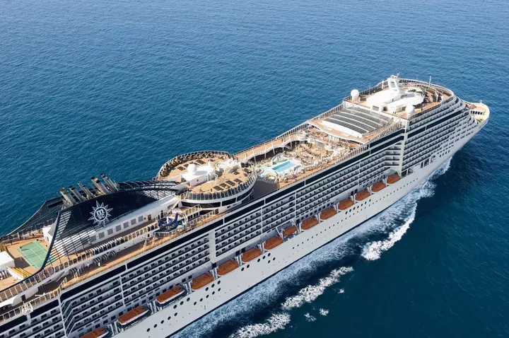 Nave crociera msc fantasia plana panoramica