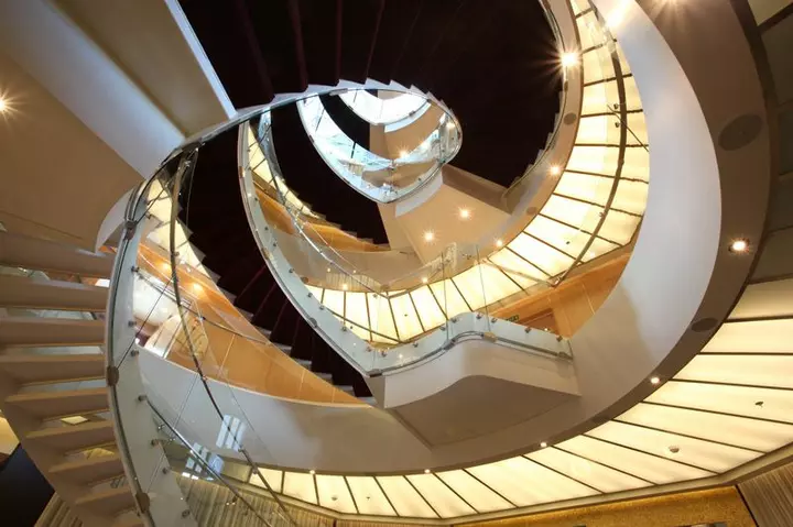 Seabourn Sojourn scale