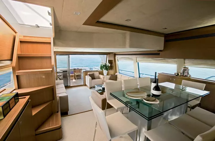 Yacht ferretti idea ambiente
