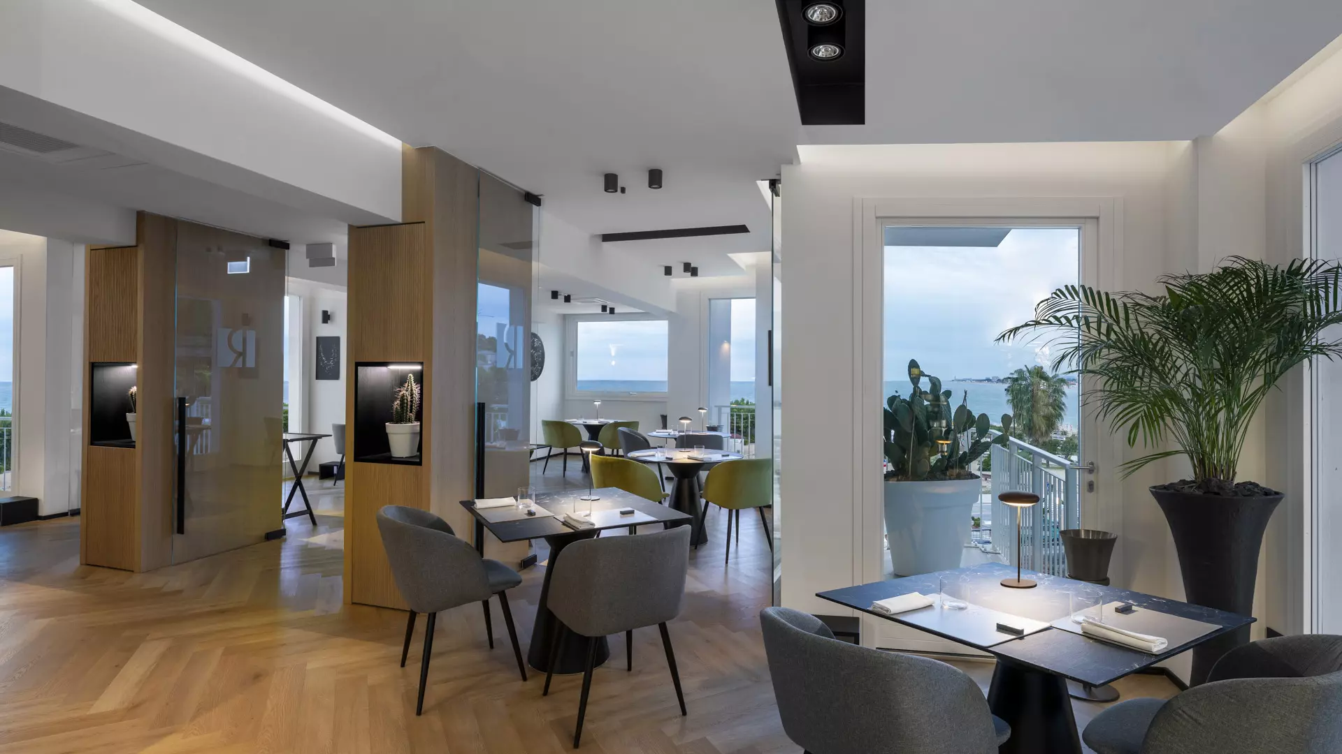 Copertina Vimar View place Hotel Numana 009