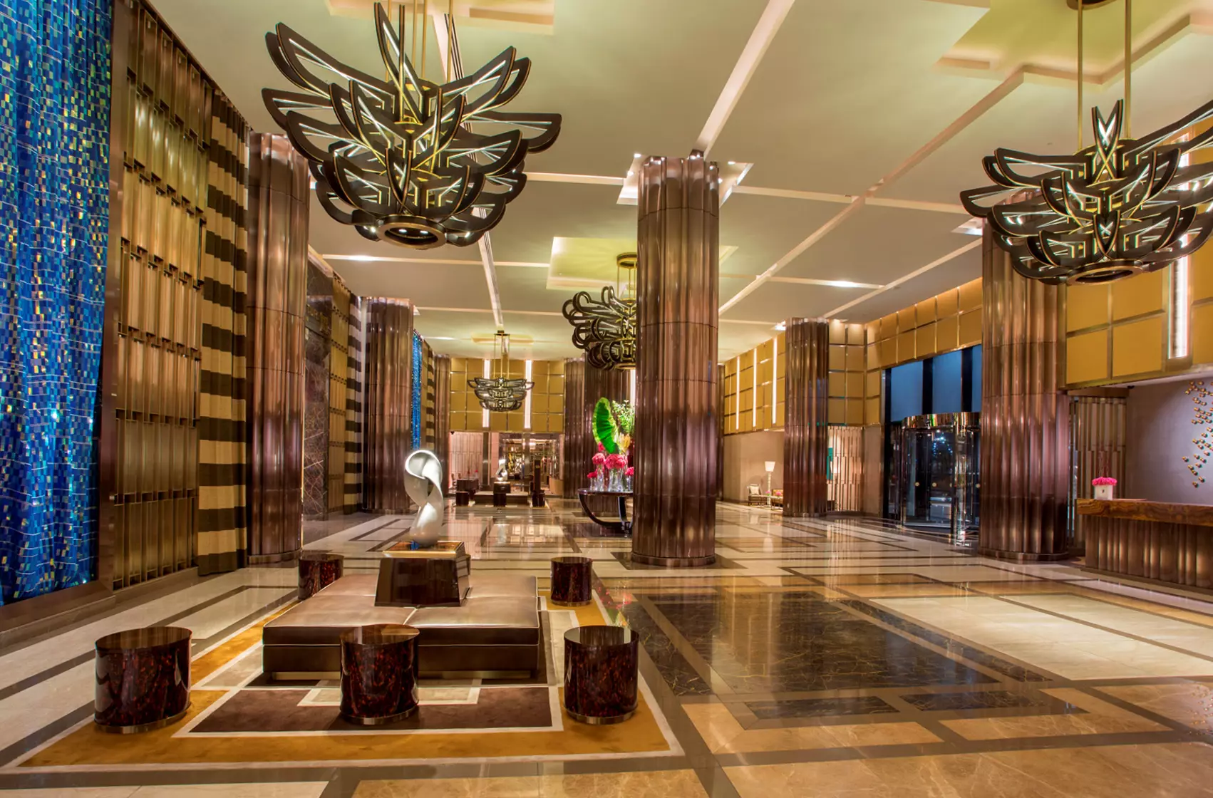 Vimar Eikon Evo Crown Towers, Manila lobby