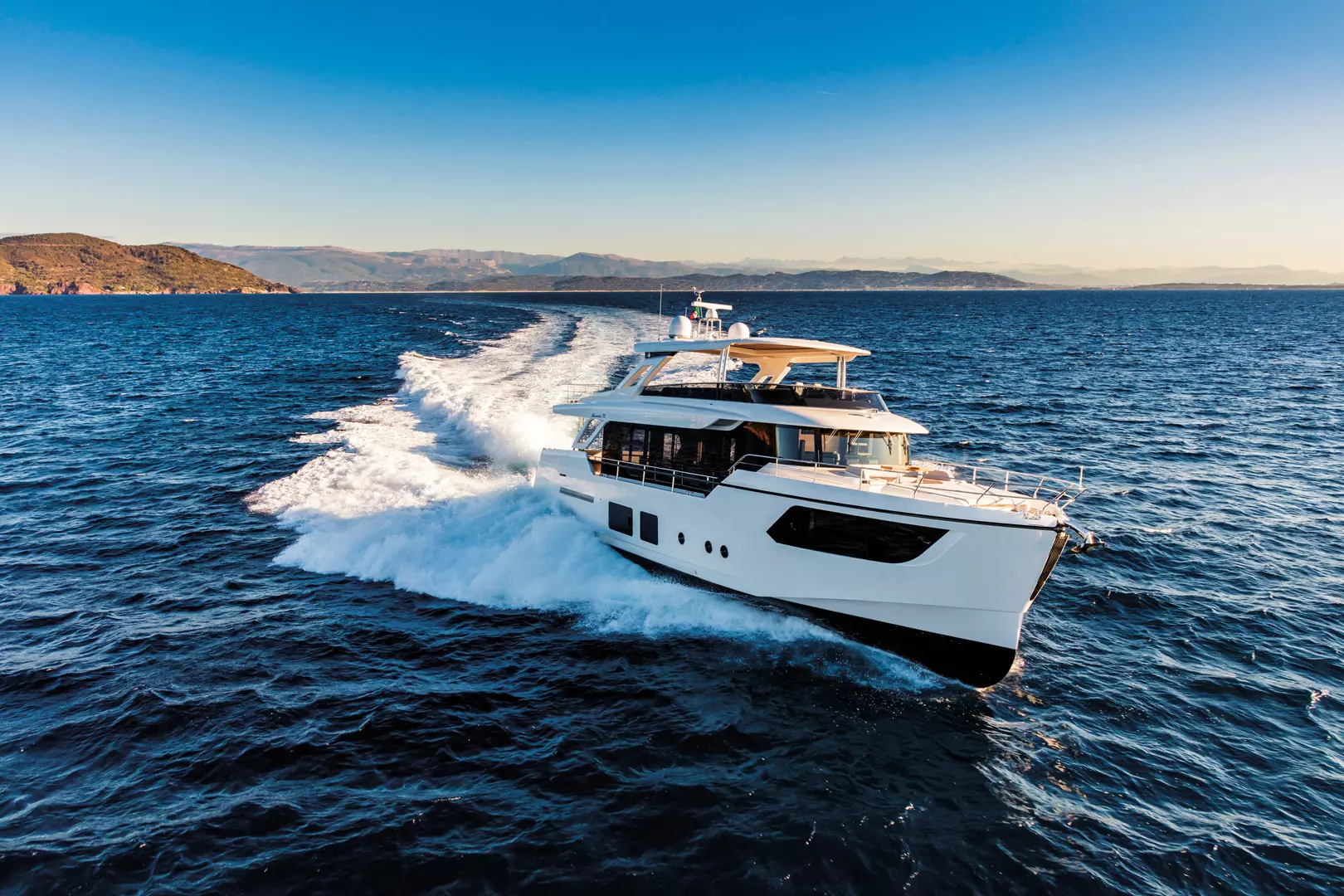 Navetta 73 Absolute 02