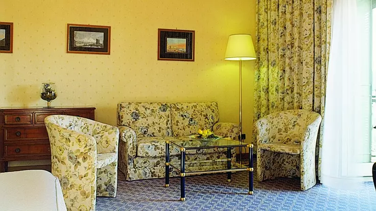 Hotel grand hotel santa lucia napoli idea salottino