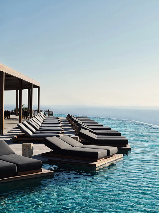 A Santorini l’esclusivo Magma Resort ha scelto Arké Classic  Vimar