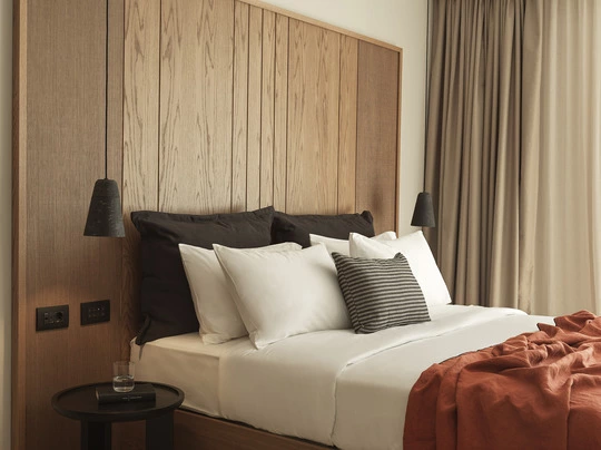 A Santorini l’esclusivo Magma Resort ha scelto Arké Classic  Vimar