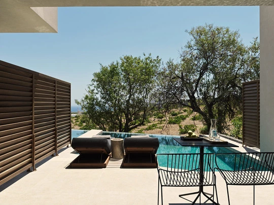 A Santorini l’esclusivo Magma Resort ha scelto Arké Classic  Vimar