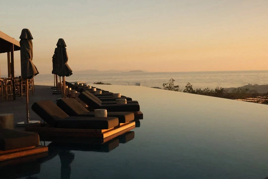 A Santorini l’esclusivo Magma Resort ha scelto Arké Classic  Vimar