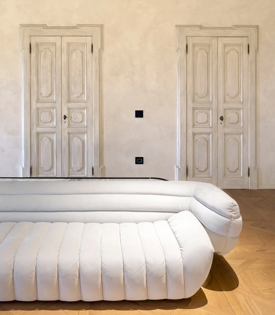 Abitazione privata Arezzo Eikon Evo Tactil divano Vimar