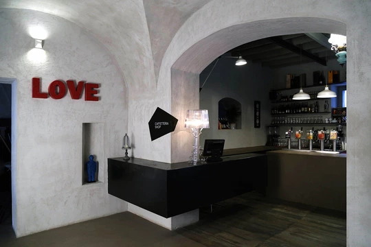 Edificio Storico Quartiere Vicolo Luna Favara Vimar Eikon caffetteria