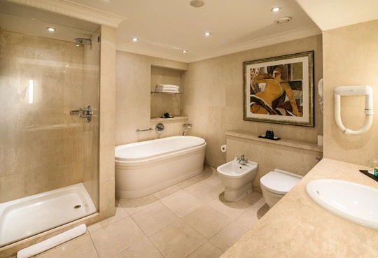 Mayfair h