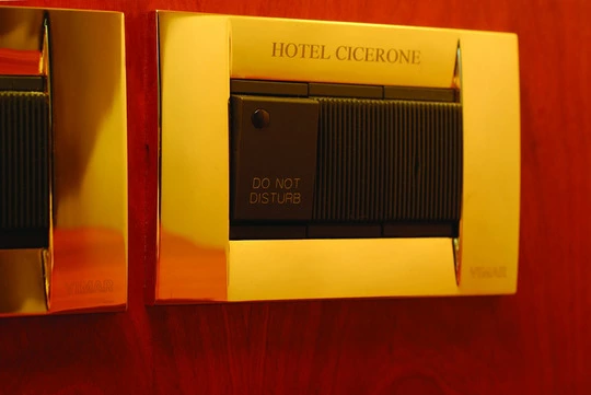 Hotel cicerone roma idea placca personalizzata
