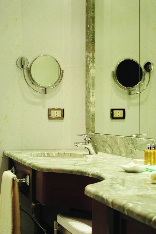 Hotel exedra roma idea particolare bagno
