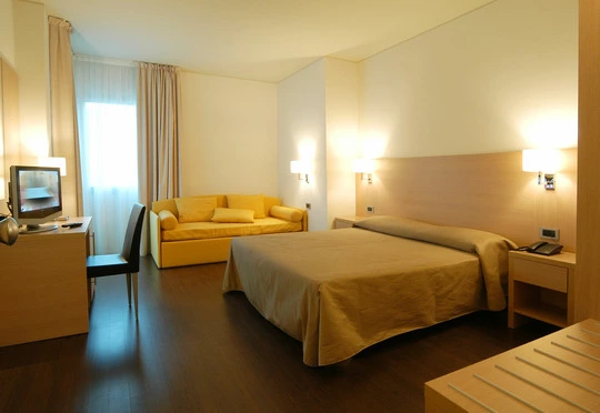 Hotel flaminio inn pesaro eikon camera da letto