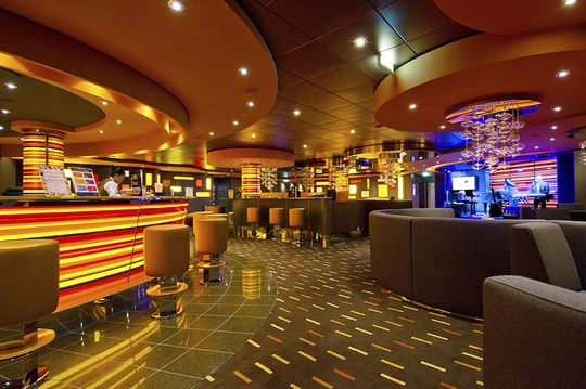 Nave crociera msc divina eikon plana vita notturna