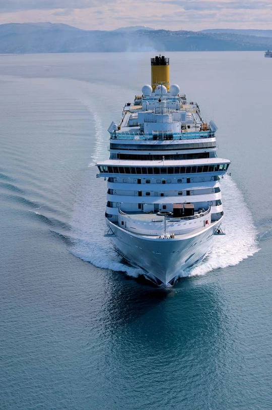 Nave fincantieri costa luminosa idea frontale