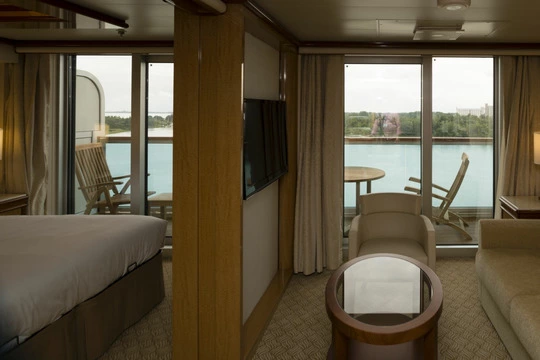 Nave fincantieri royal princess plana camera