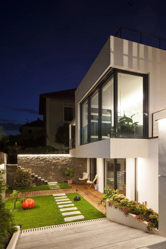 Vimar Villa Varazze Eikon Tactil Evo domotica IoT facciata