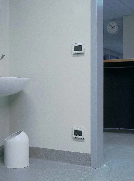 Sanita ospedale manzoni lecco idea particolare placche muro