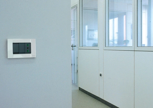 Terziario arco di trofarello torino idea particolare placca muro