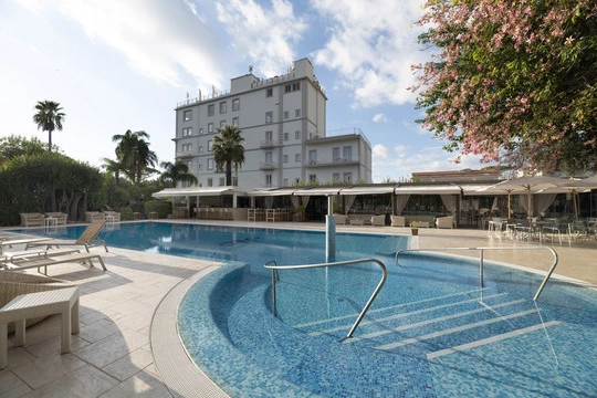 Mediterraneo 5 stelle, Sorrento ingresso | progetto Vimar