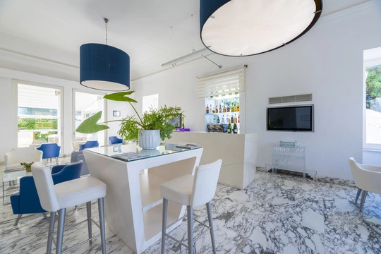 Mediterraneo 5 stelle, Sorrento sala | progetto Vimar