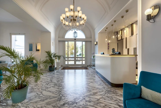 Mediterraneo 5 stelle, Sorrento  atrio | progetto Vimar