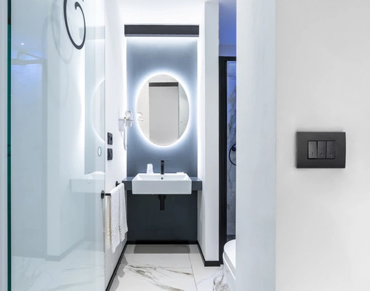 Vimar progetto alberghiero The city hotel Ancona bagno