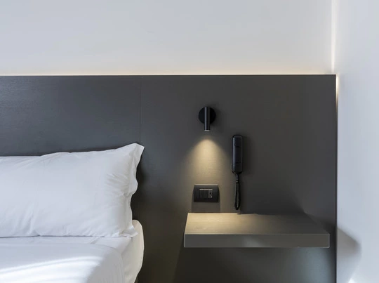 Vimar progetto alberghiero The city hotel Ancona luce letto