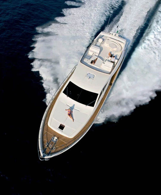 Yacht ferretti idea panoramica