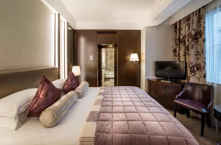 Mayfair g