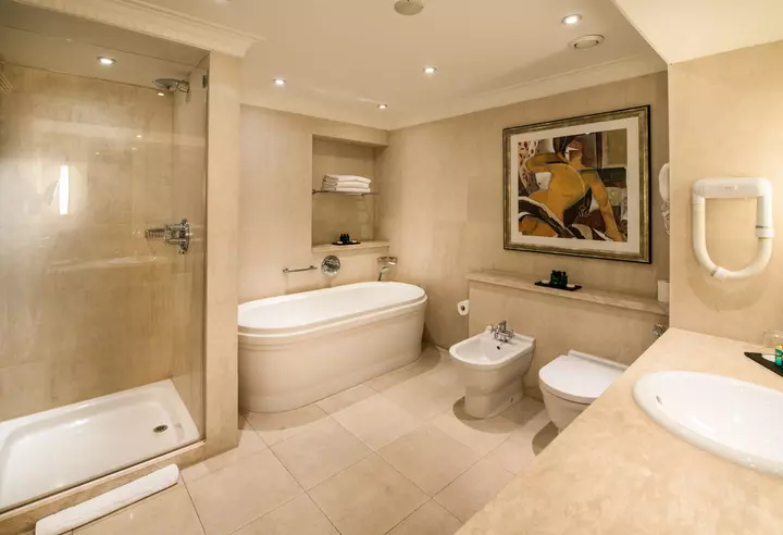 Mayfair h
