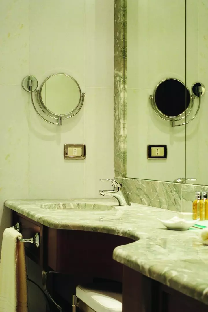 Hotel exedra roma idea particolare bagno