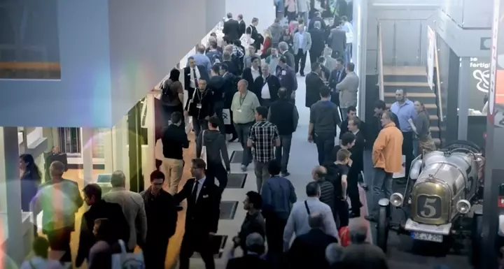Light building 2016 stand people 