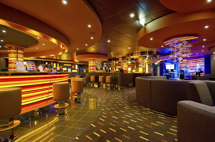 Nave crociera msc divina eikon plana vita notturna