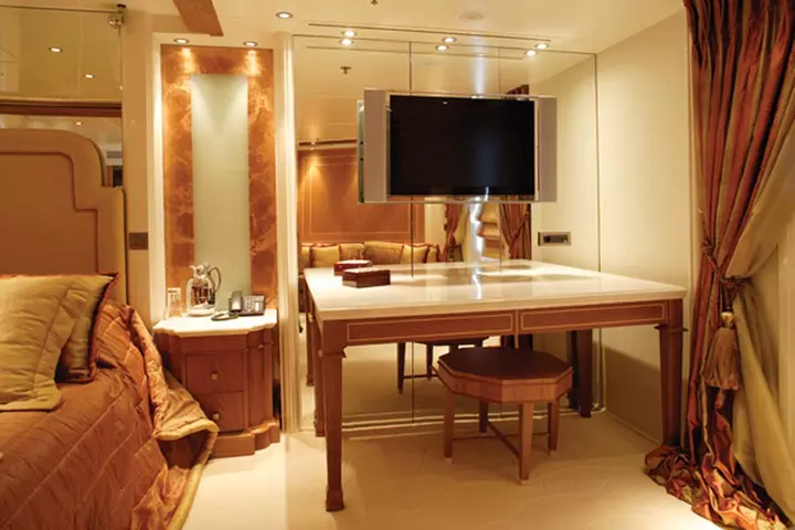 Nave crociera rm elegant idea particolare camera da letto