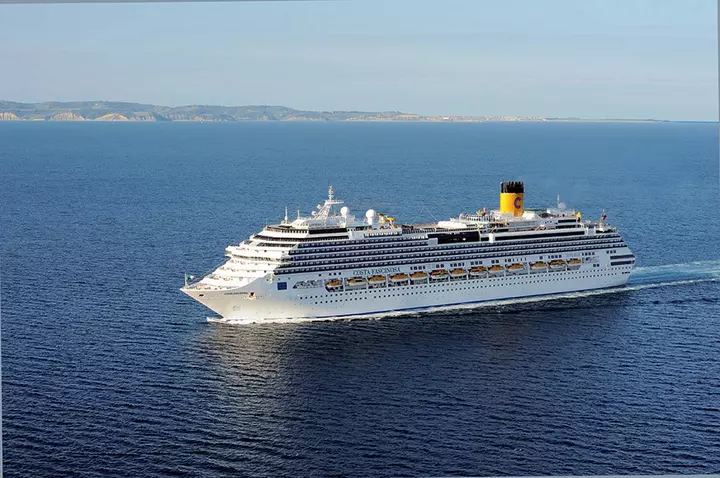 Nave fincantieri costa fascinosa plana panoramica