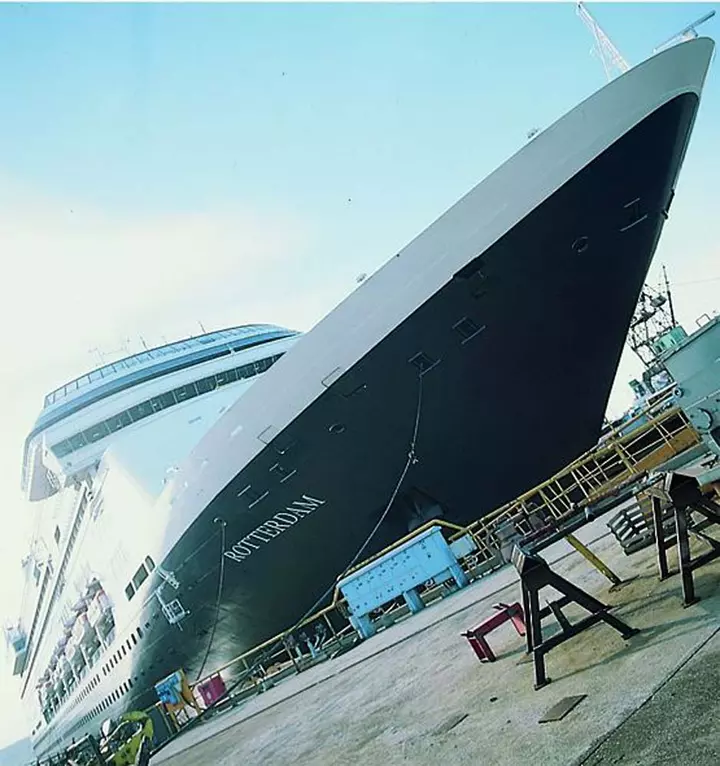 Nave fincantieri rotterdam idea a terra