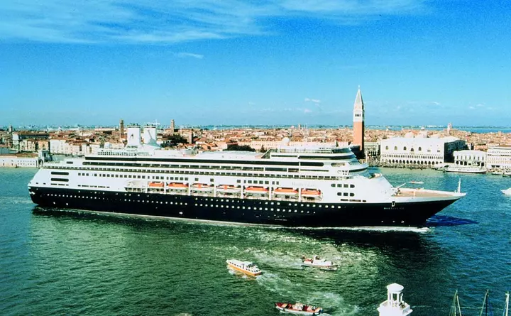 Nave fincantieri rotterdam idea laterale