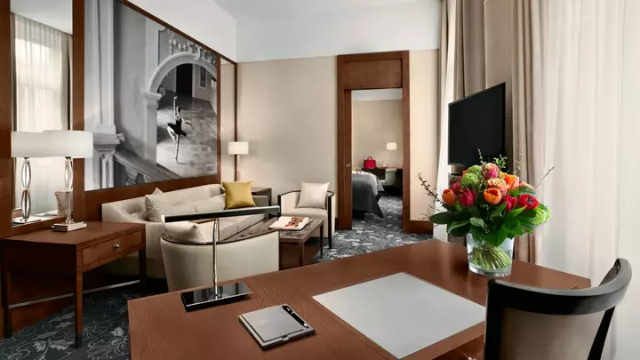 Palais Hansen Kempinski Vienna Vimar Eikon Ring suite living room