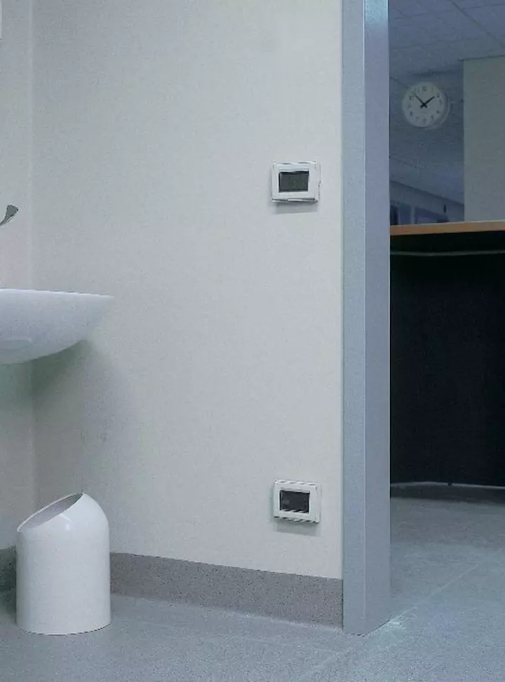Sanita ospedale manzoni lecco idea particolare placche muro