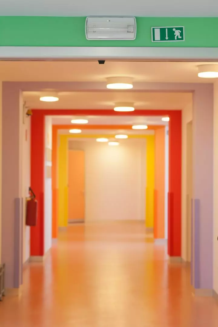 Terziario scuola internazionale bergamo well contact plus corridoio
