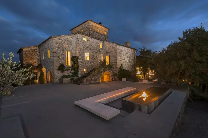 Hotel Torre di Moravola serie civile Idea