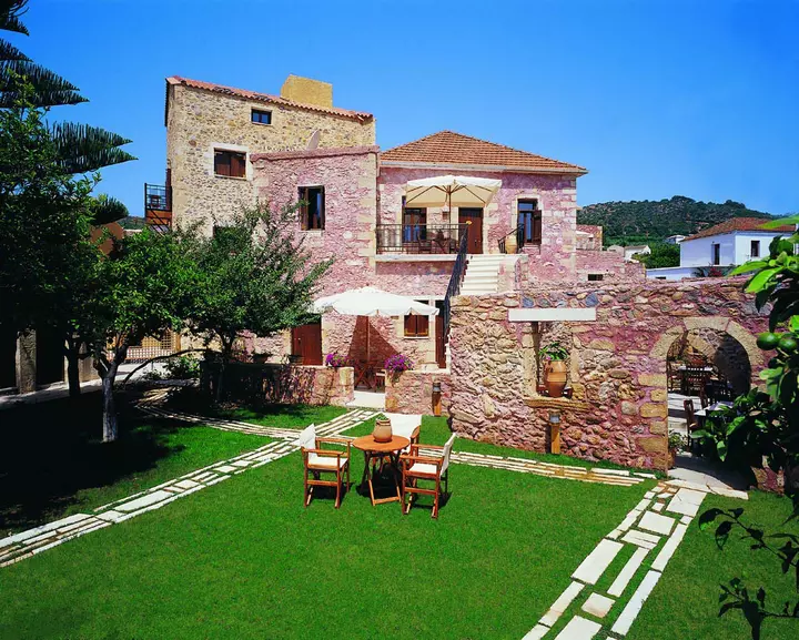 Village spiljia creta idea giardino