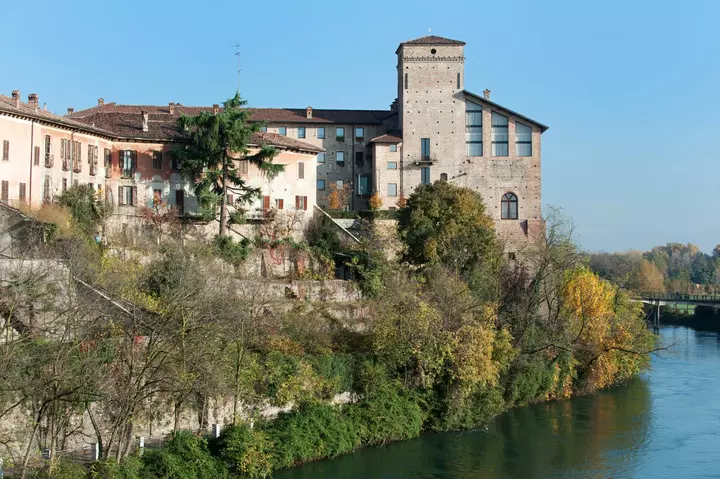 Edifici storici fortezza viscontea cassano dadda milano eikon panoramica