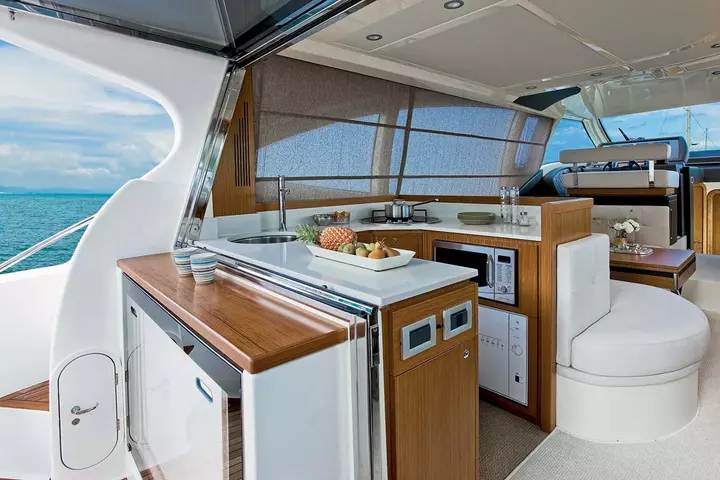 Yacht ferretti idea cucina