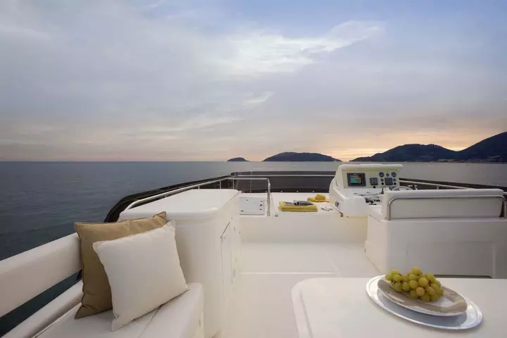 Yacht ferretti idea panoramica veduta
