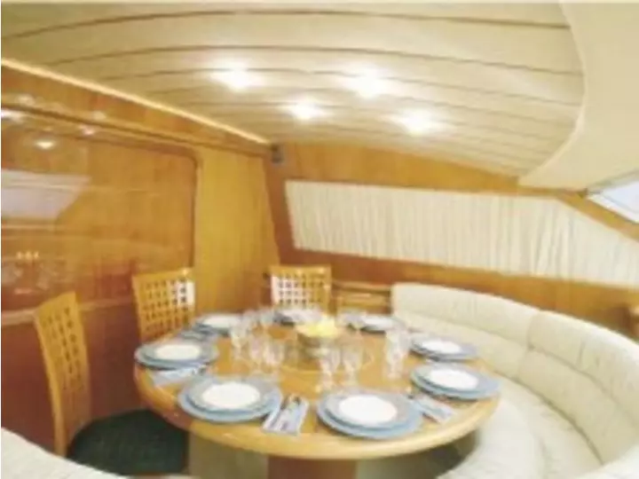 Yacht ferretti sogni proibiti idea zona pranzo