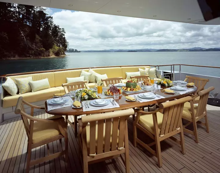 Yacht ad lib alloy idea zona pranzo