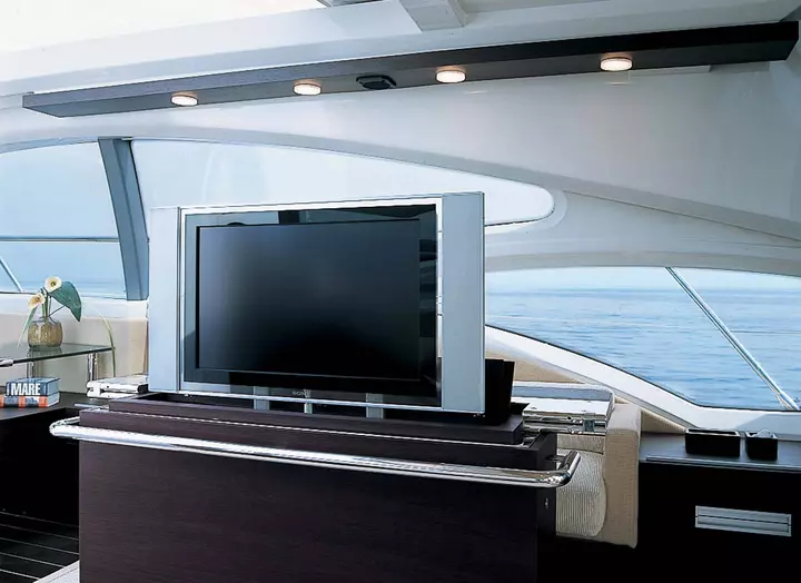 Yacht azimut eikon idea televisore